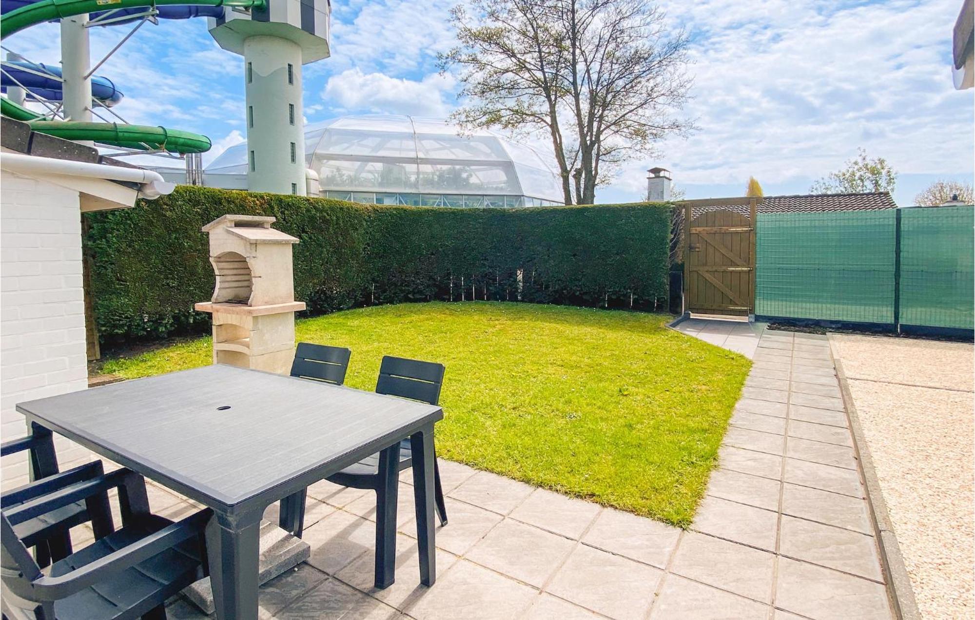 3 Bedroom Awesome Home In Oostduinkerke Exterior foto
